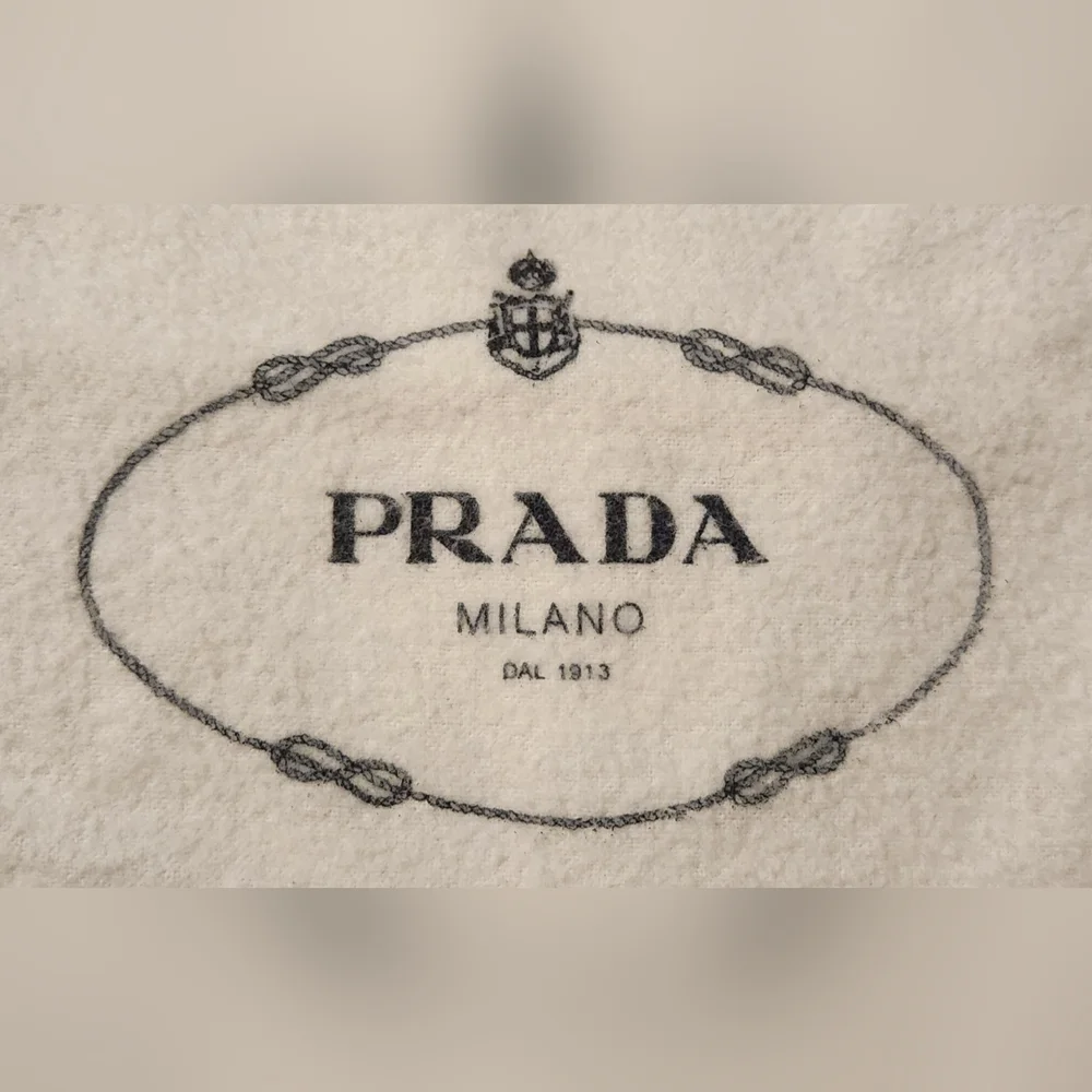 Prada elegant dust